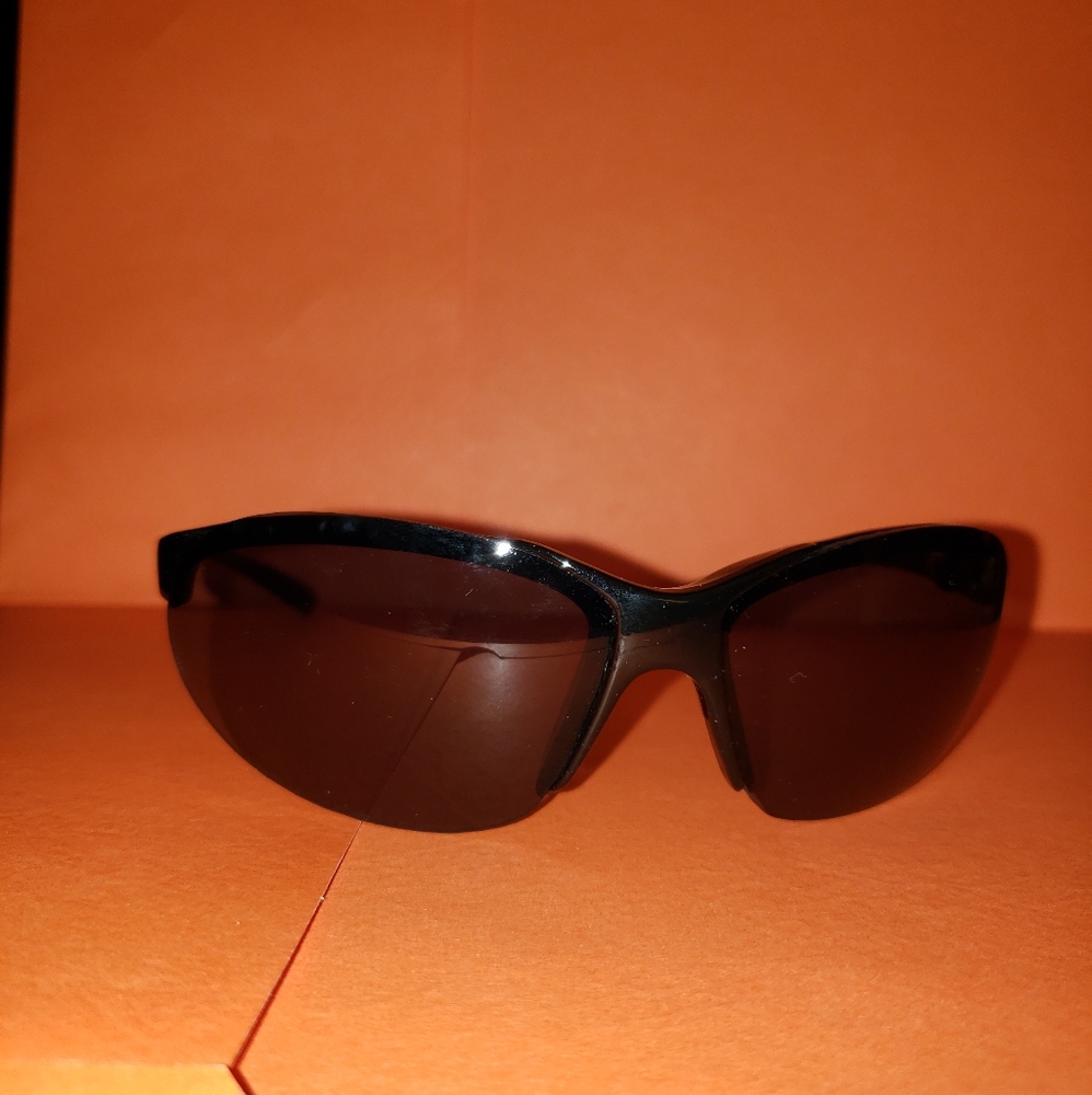 FINAL ⬇️ CURVES SPORT SUNGLASSES